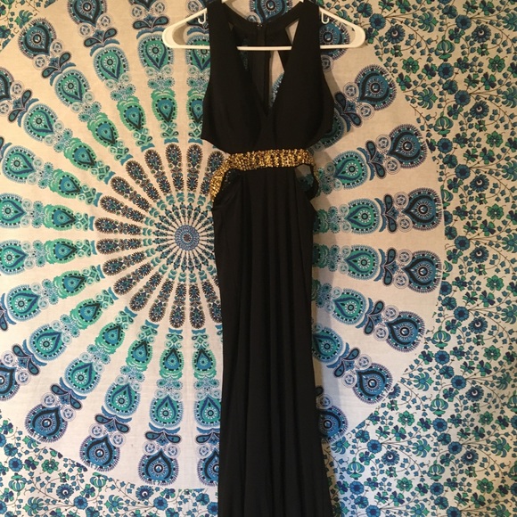 Black and Gold prom dress - Picture 6 of 8